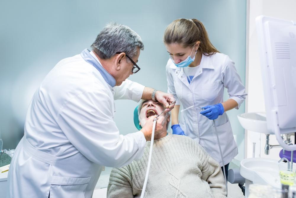 resized_dentist_assistant_working.jpg