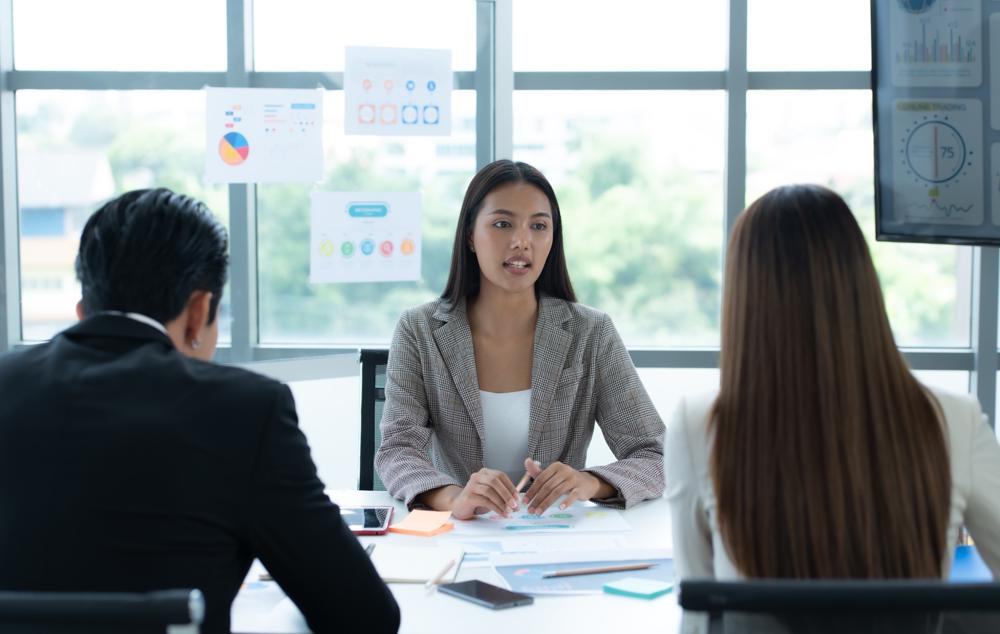 resized_group_of_young_asian_entrepreneurs.jpg